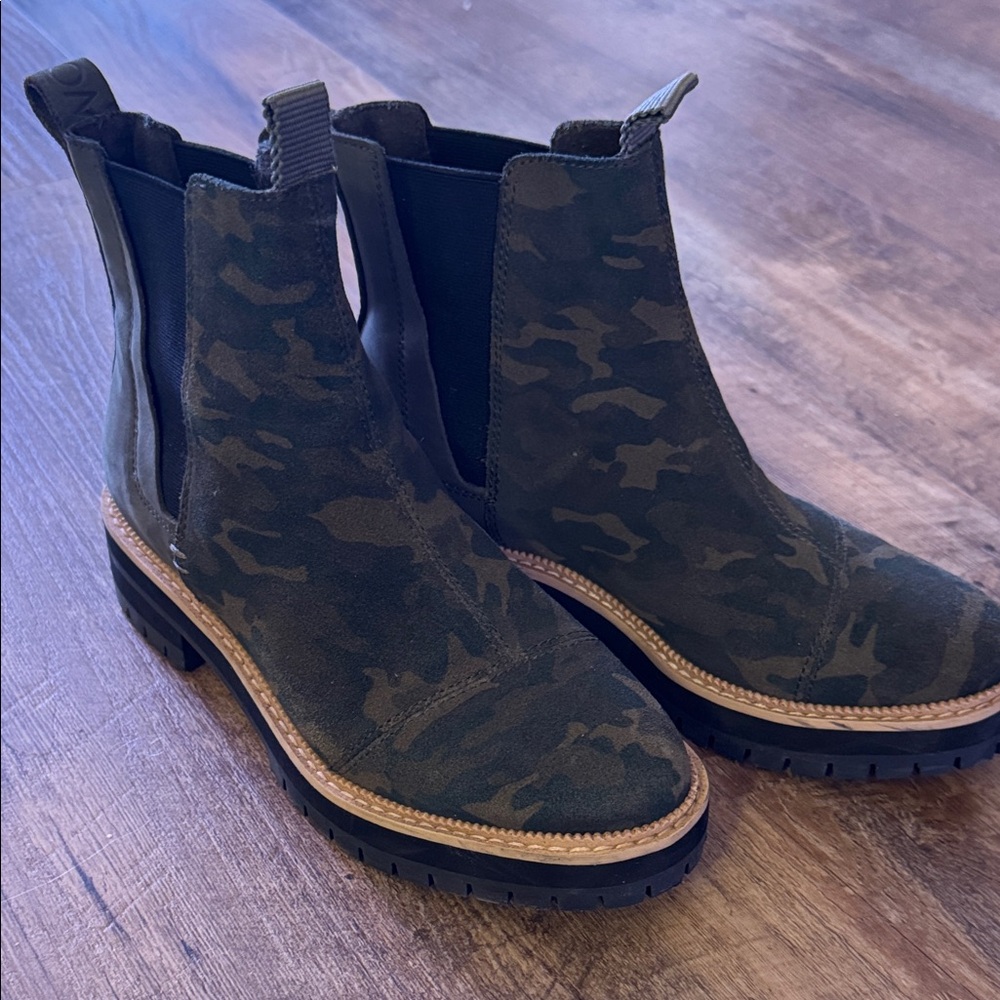 Toms Camouflage Ankle Boots